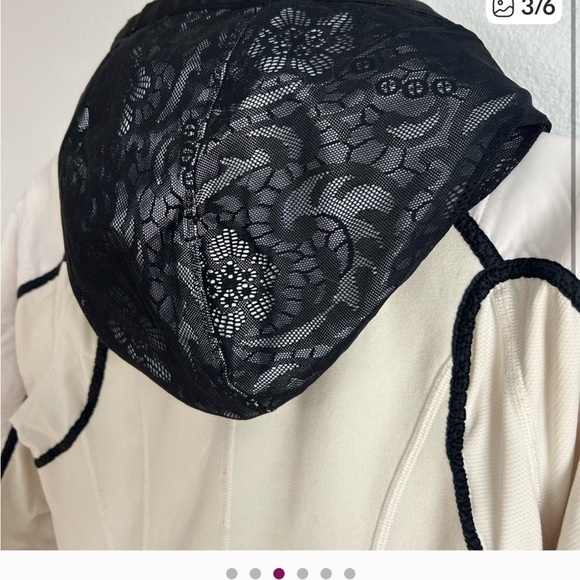 lululemon athletica White Ski & Snow Jacket - Picture 5 of 11
